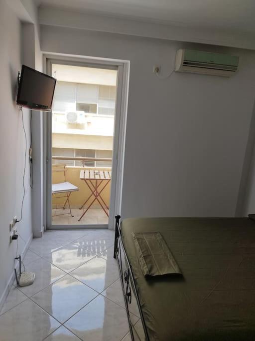 Small Apartment In The Heart Of Piraeus! Notara 43 Екстериор снимка